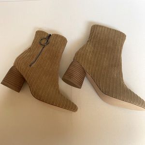 New Sbicca 70’s style Corduroy Boots